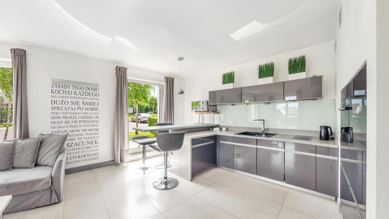 Apartamenty Sun & Snow Rezydencja 尤斯托尼莫斯基 外观 照片